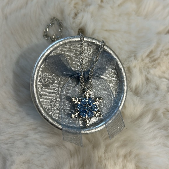 Frosty Snowflake Necklace - Picture 6 of 10